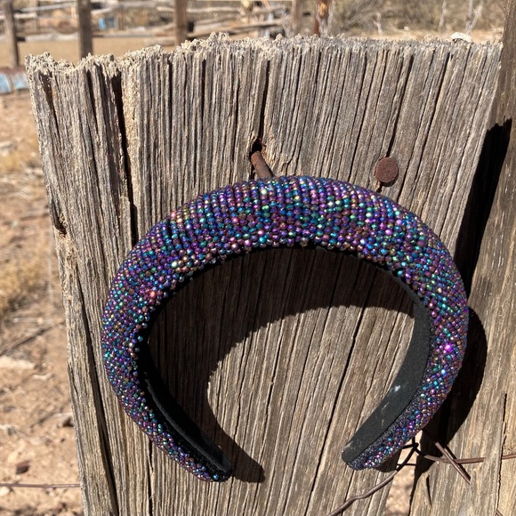 *SHIMMY! SHIMMY!* Festive BaubleBar Black Iridescent Headband - Picture 3 of 8